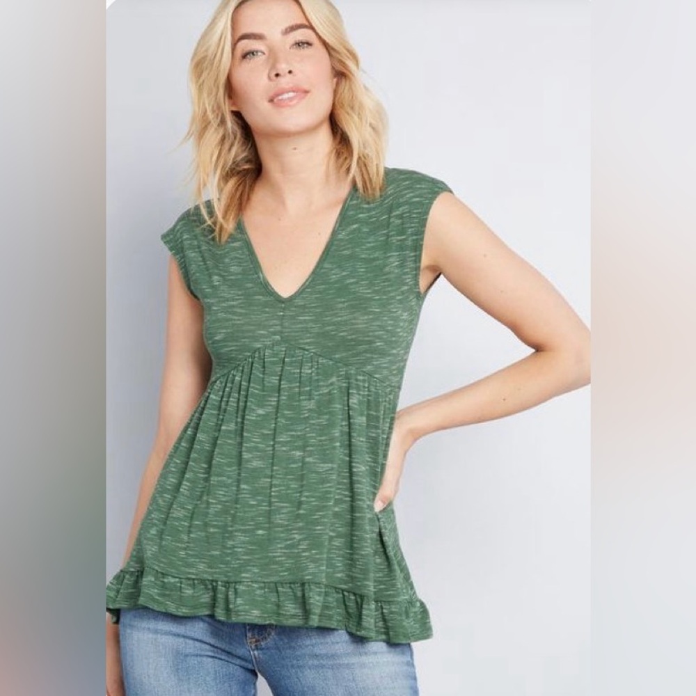 ModCloth Green Ruffle-Hem V-Neck Babydoll Top size large